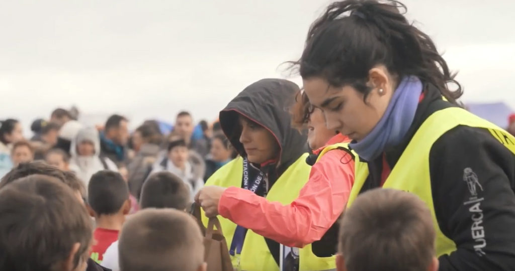 Voluntarios en el Cross de Atapuerca